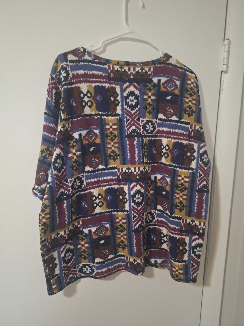 Simply Basic Vintage Patterned Short Sleeve Geometric Print Tee Size L - Picture 2 of 7